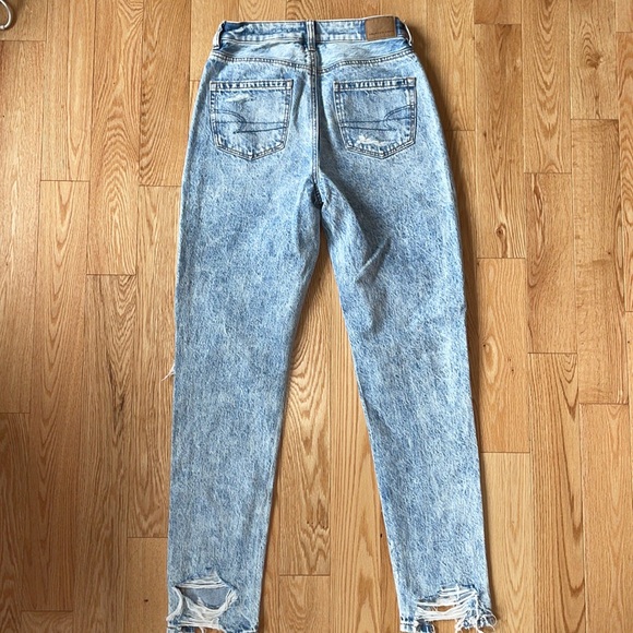 American Eagle Mom Jean - Picture 3 of 6